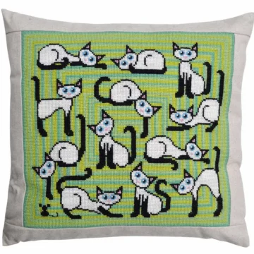 Fru Zippe Putetrekk, motiv: katte i det grønne 2