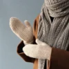 Theresa Mittens strikket i Cardiff Cashmere Classic