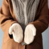 Theresa Mittens strikket i Cardiff Cashmere Classic