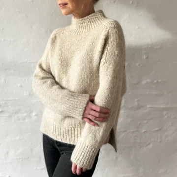 Arches Sweater fra Odd Row, strikket i Alpaca 3 og Silk Mohair fra Isager