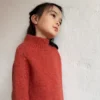 Arches Sweater Junior fra Odd Row, strikket i Alpaca 3 og Silk Mohair fra Isager