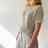 Arches Tee fra Odd Row, Makers Work, strikket i Trio 1 fra Isager