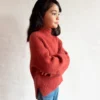 Arches Sweater Junior fra Odd Row, strikket i Alpaca 3 og Silk Mohair fra Isager