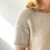 Arches Tee fra Odd Row, Makers Work, strikket i Trio 1 fra Isager