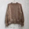 Enkel og enkel sweater fra Knitting for Olive strikket i KFO merino og soft silk mohair