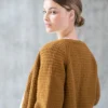 Safran Cardigan fra Hillesvåg Ullvarefabrikk, strikket i Ask ullgarn