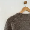 Tuck Sweater Man av Odd Row, strikket i Lang Yarns Yak
