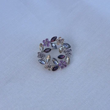 Brosje Mauds Blomsterkrans