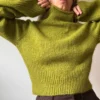 Isa Raglan av Aegyoknit strikket i Saga og Tilia