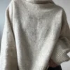 Volare Cape Sweater av Aegyoknit strikket i Kamgarn 2 og Silk Mohair