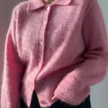 Charlie Cardigan av Moreca Knit strikket i Saga og Tilia