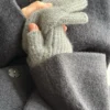 Chantal Mittens av Moreca Knit, strikket i Cardiff Cashmere Classic