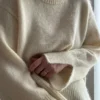 Ciro Sweater av Moreca Knit, strikket i Pernilla og Tilia fra Filcolana, i henholdsvis farge 101 og 100