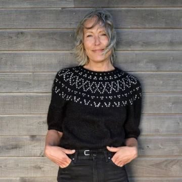 Midnight Mirage Top av Anne Ventzel, strikket i Trio 2, Silk Mohair og Jensen fra Isager