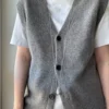 Paul Vest av Moreca Knit strikket i Cardiff Cashmere Classic