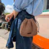 PetiteKnit Juno Satchel, strikket i Isager Hør Organic