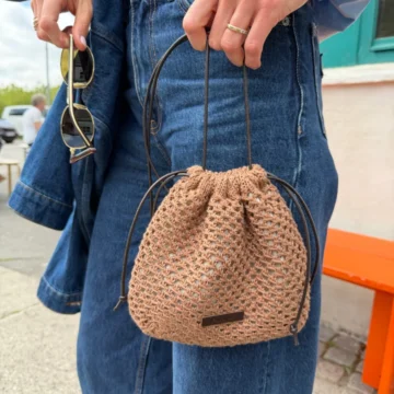 PetiteKnit Juno Satchel, strikket i Isager Hør Organic