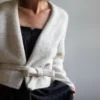 Fold Wrap av Anne Ventzel, omslagsjakke i ull og mohair
