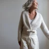 Fold Wrap av Anne Ventzel, omslagsjakke i ull og mohair