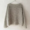 Quill Blouse av Odd Row, strikket i Isager Mulberry Silk og Silk Mohair. Langermet bluse med struktur.