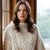 Efterår No 11 av Augustins, strikket i Hillesvåg Luna sammen med Silk Mohair fra Isager, flettet strukturgenser