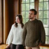 Efterår No 11 av Augustins, strikket i Hillesvåg Luna sammen med Silk Mohair fra Isager, flettet strukturgenser