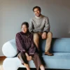 Efterår No 9 av Augustins, strikket i Hillesvåg Luna og Isager Silk Mohair, tofarget mønster, unisex passform