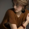 Freja av Helle Kampp Mathorne / Kampp Design, designet for Filcolana- kolleksjonen More Women Høst 2026. Tunika med lang splitt midt foran, heklet i Arwetta og Tilia