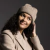 Fisherman Hat av Maria Bach Jensen / Sanastrik, designet for Filcolana- kolleksjonen More Women Høst 2026. Lue i flettestruktur, strikket i Peruvian