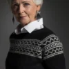 Liya av Maria Bach Jensen / Sanastrik designet for Filcolana- kolleksjonen More Women Høst 2026. Mønster inspirert av afrikansk tekstilhistorie, strikket i Vilja og Alva.