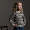 Kirsten av Rachel Søgaard, designet for Filcolana- kolleksjonen More Women Høst 2026. Flerfarget genser, strikket i Pernilla