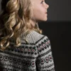 Kirsten av Rachel Søgaard, designet for Filcolana- kolleksjonen More Women Høst 2026. Flerfarget genser, strikket i Pernilla