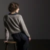 Elsa av Sanne Bjerregaard, designet for Filcolana- kolleksjonen More Women Høst 2026. Enkel cardigan med strukturstrikk langs knappestopler og raglan.