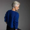 Lotta av Sanne Bjerregaard, designet for Filcolana- kolleksjonen More Women Høst 2026. Glitrende cardigan strikket i Arwetta, Alva og Paia.