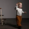 Mio Pants av Sanne Bjerregaard, designet for Filcolana- kolleksjonen More Women Høst 2026. Bukser til baby og toddler i Anina og Alva