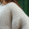 Basis No 4 av Augustins, for Hillesvåg, strikket i Troll fra Hillesvåg og Silk Mohair fra Isager. Cardigan i vaffelribb.