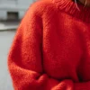 Basis No 5 av Augustins, for Hillesvåg, strikket i Troll fra Hillesvåg og Silk Mohair fra Isager. Enkel, tykk genser med raglan.