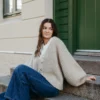 Basis No 4 av Augustins, for Hillesvåg, strikket i Troll fra Hillesvåg og Silk Mohair fra Isager. Cardigan i vaffelribb.
