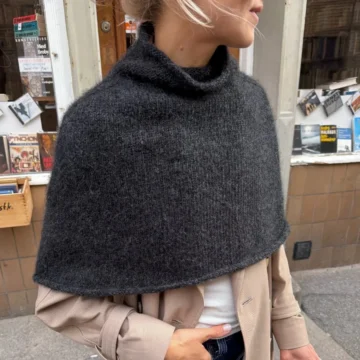 Ivy Cape av PetiteKnit