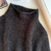 Ivy Cape av PetiteKnit strikket i Camarose Snefnug