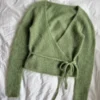 Lucy Wrap av PetiteKnit, omslagsjakke strikket i dobbel tråd silk mohair.
