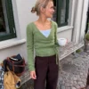 Lucy Wrap av PetiteKnit, omslagsjakke strikket i dobbel tråd silk mohair.