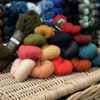 Isager Tvinni - ren ull - hos Fru Kvist, sammen med resten av Isagers flotte garnkvaliteter