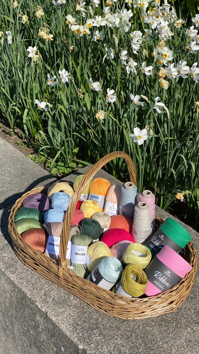 Trenger du et prosjekt til sommeren?🦋❣️🍓🐬☀️

Vi har et stort utvalg sommergarn - enten du vil strikke en sommertopp eller hekle en veske til sommerantrekket💘🍒😎💋🐝🍦

#frukvist #sommergarn #sommerstrikk
