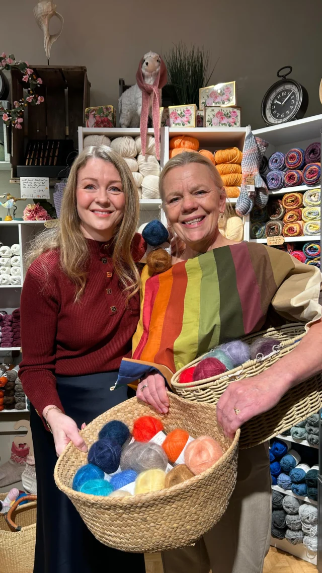 Arrangementet er fullbooket✨

Synes du det er vanskelig å vite hvilke farger som kler deg best? Midt i vårt fargerike garneldorado i Oslo sentrum får du en personlig fargeanalyse av Marianne Mac – som gjør deg tryggere på fargevalgene dine og får deg til å stråle litt ekstra✨

Marianne Mac er sertifisert imagekonsulent fra Color Me Beautiful, og er en av våre ledende eksperter på farge, stil og makeup. Vi er stolte over å kunne tilby en kveld med personlig fargefokus, bobler og hyggelig samvær❣️

Tid: Torsdag 11. desember kl 18.15-20.30
Sted: Fru Kvist-butikken, inngang fra Øvre Slottsgate (Tollbugata 27)

Dette blir en eksklusiv kurskveld med maks 15 deltagere. Du kan melde deg på ved å klikke på lenken i bio🫶

#frukvist #fargeanalyse #strikkeglede