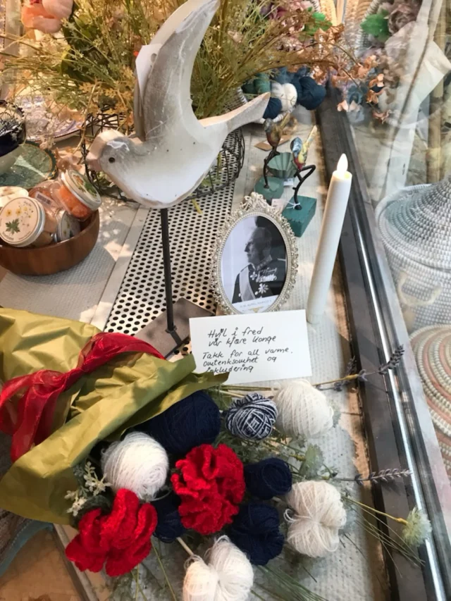 Hvil i fred vår kjære Konge 🕊️❤️‍🩹

Takk for all varme, omtenksomhet og inkludering.